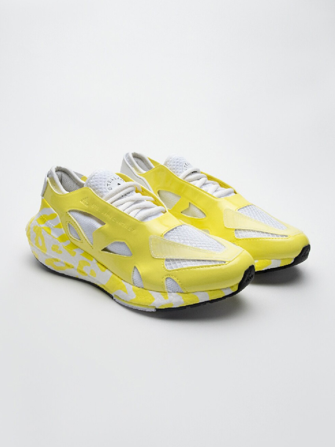 

ADIDAS Women aSMC ULTRABOOST 22 Graphic Textile Running Shoes, Yellow