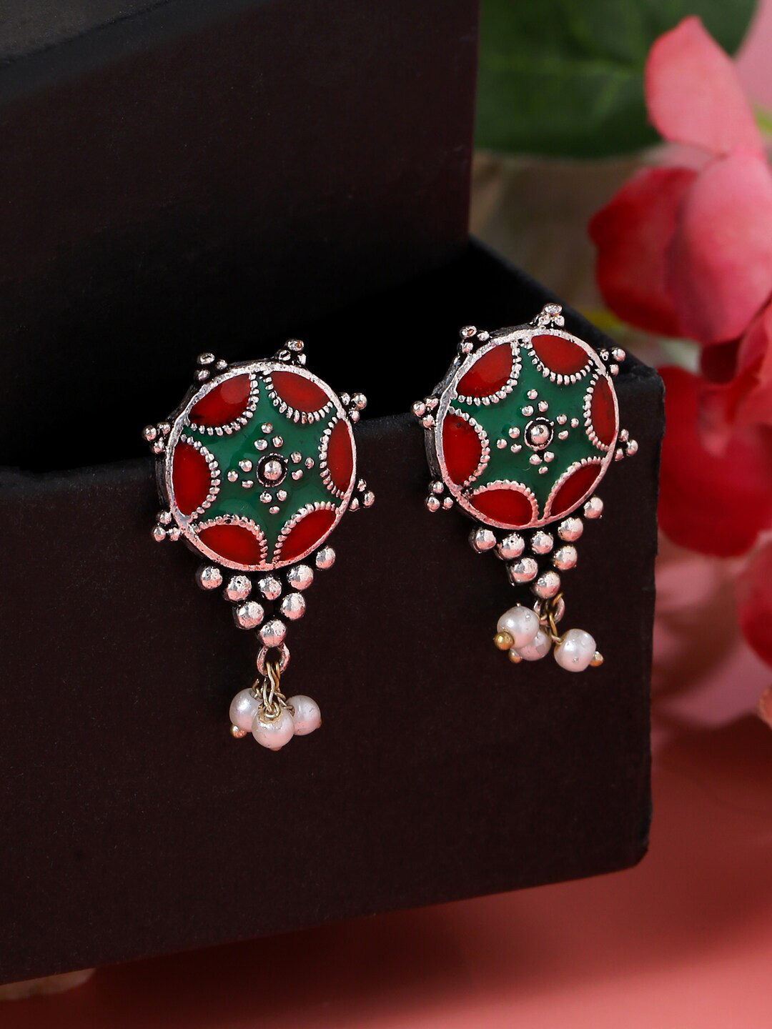 

VIRAASI Silver-Plated Contemporary Studs Earrings