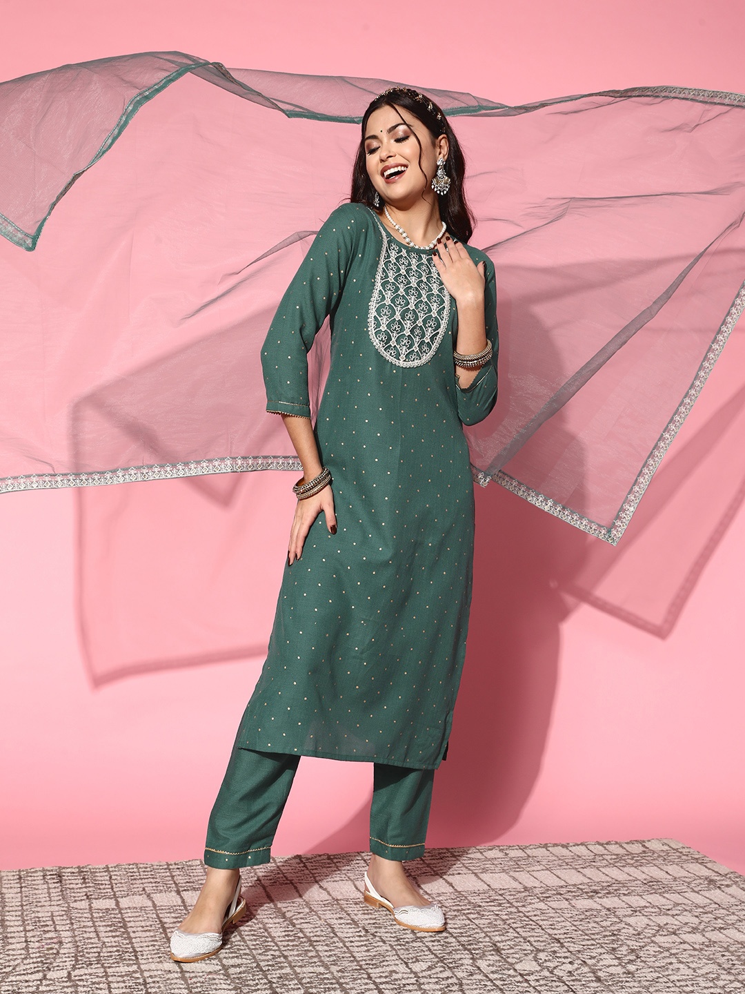 

SheWill Women Ethnic Motifs Silk Blend Hyper Texture Kurta Set, Green