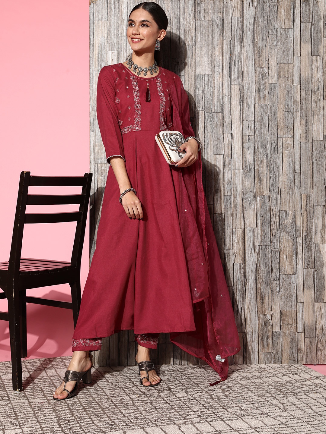 

SheWill Women Floral Silk Blend Hyper Texture Kurta Set, Burgundy