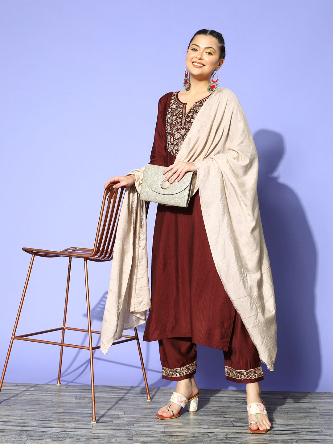 

SheWill Women Ethnic Motifs Silk Blend Hyper Texture Kurta Set, Maroon