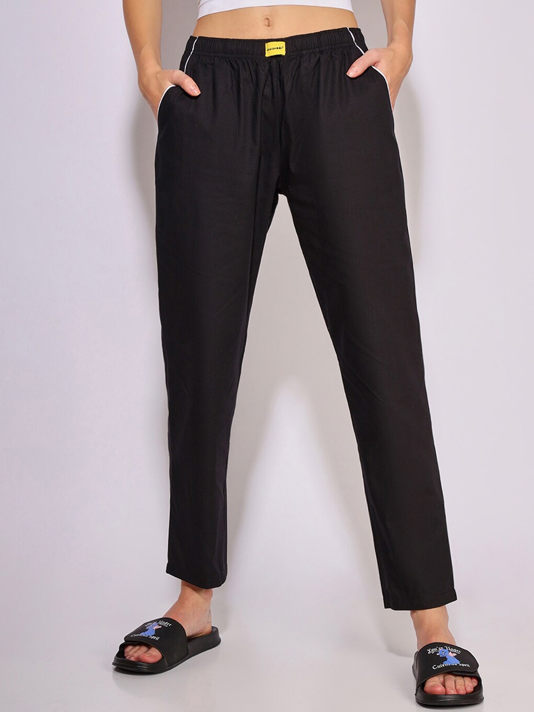 

Bewakoof Women Black Solid Cotton Lounge Pants
