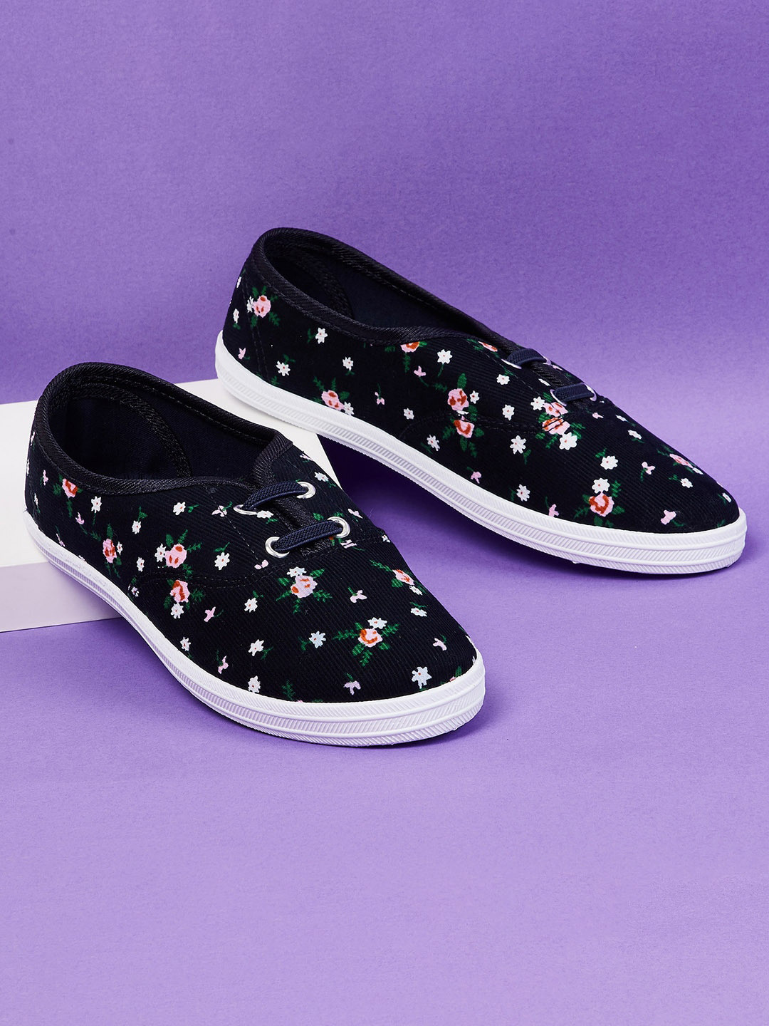 

max Girls Blue Printed Slip-On Sneakers
