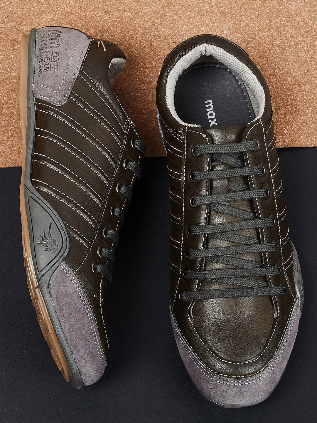 

max Men Olive Green Woven Design PU Oxfords
