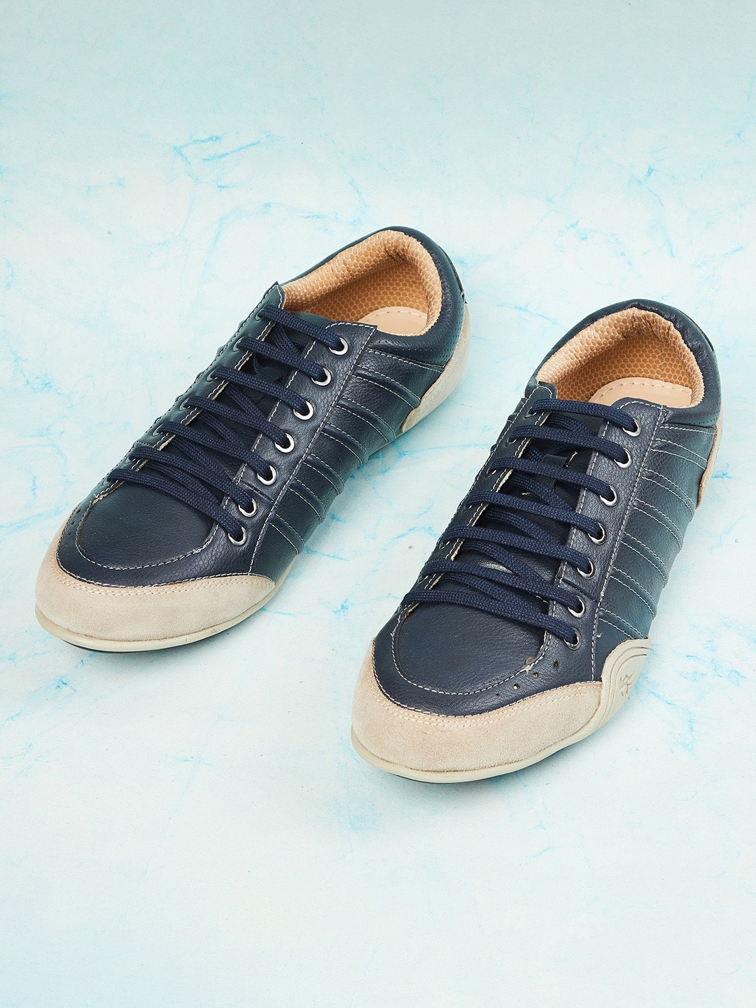 

max Men Blue Colourblocked PU Derbys