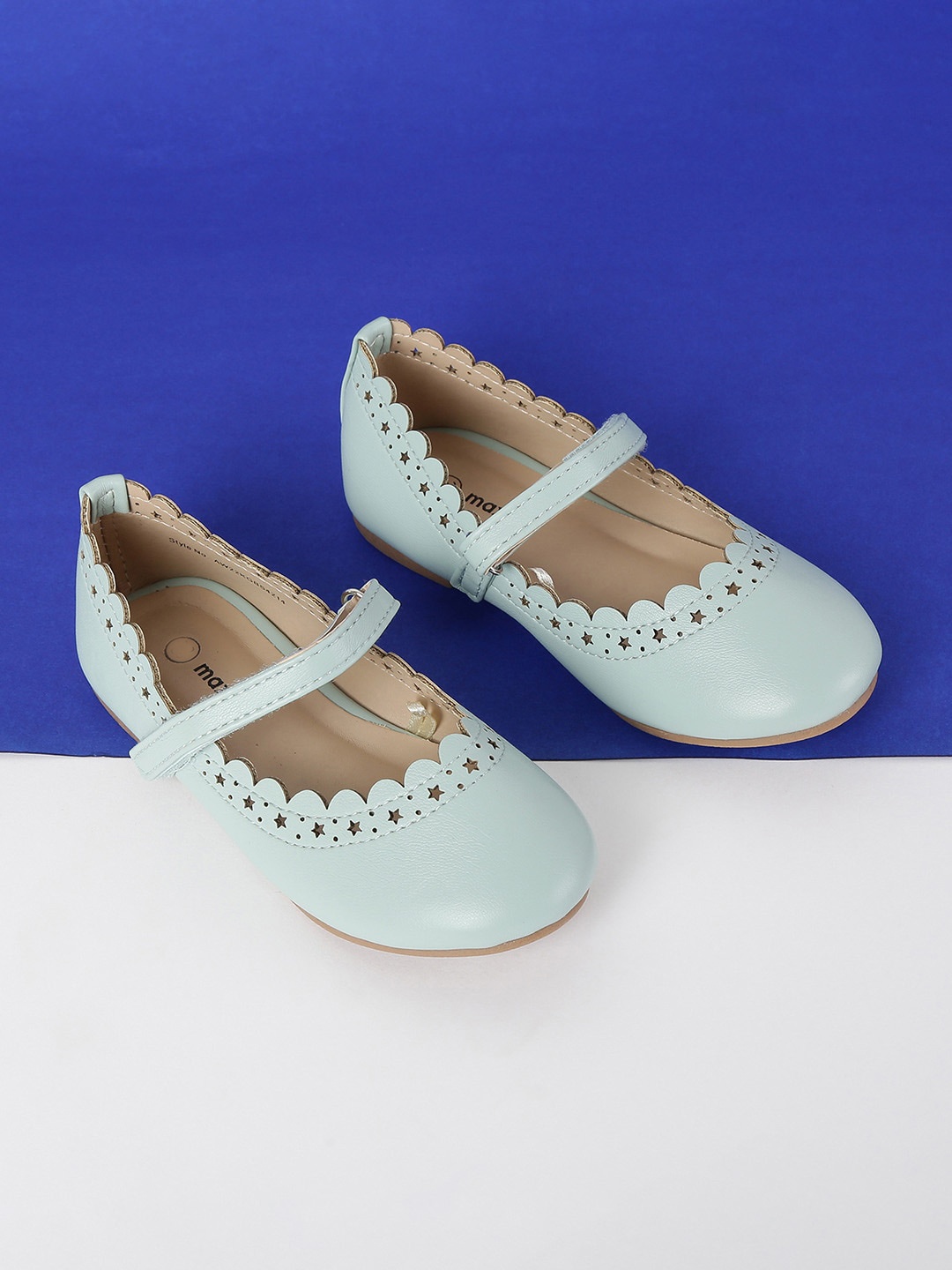 

max Girls Green Textured Ballerinas with Laser Cuts Flats
