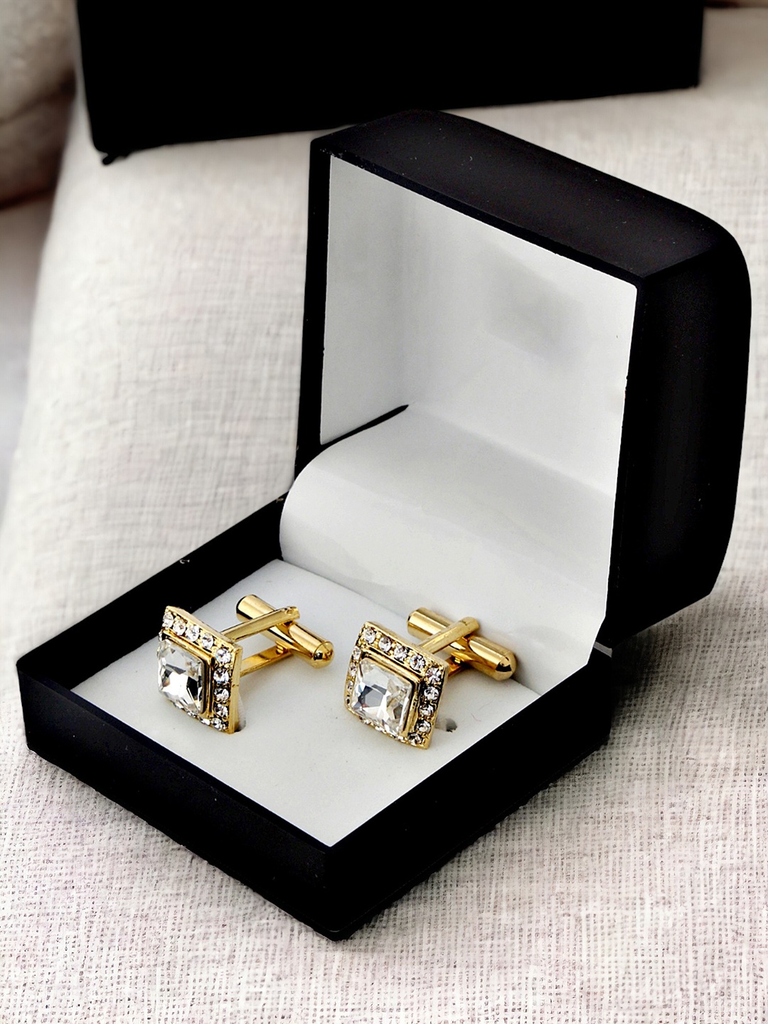 

LUCKY JEWELLERY White Gold Plated Geometric Cufflink