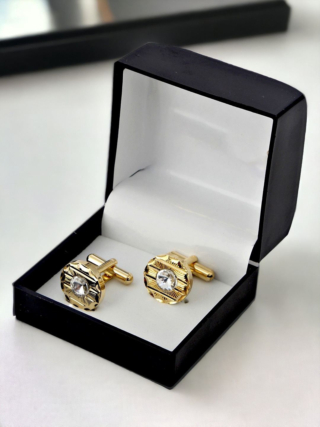 

LUCKY JEWELLERY White Gold Plated Geometric Cufflink