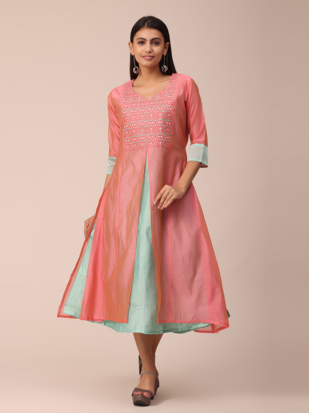 

NAYRA Women Pink & Green Embroidered Thread Work Kurta