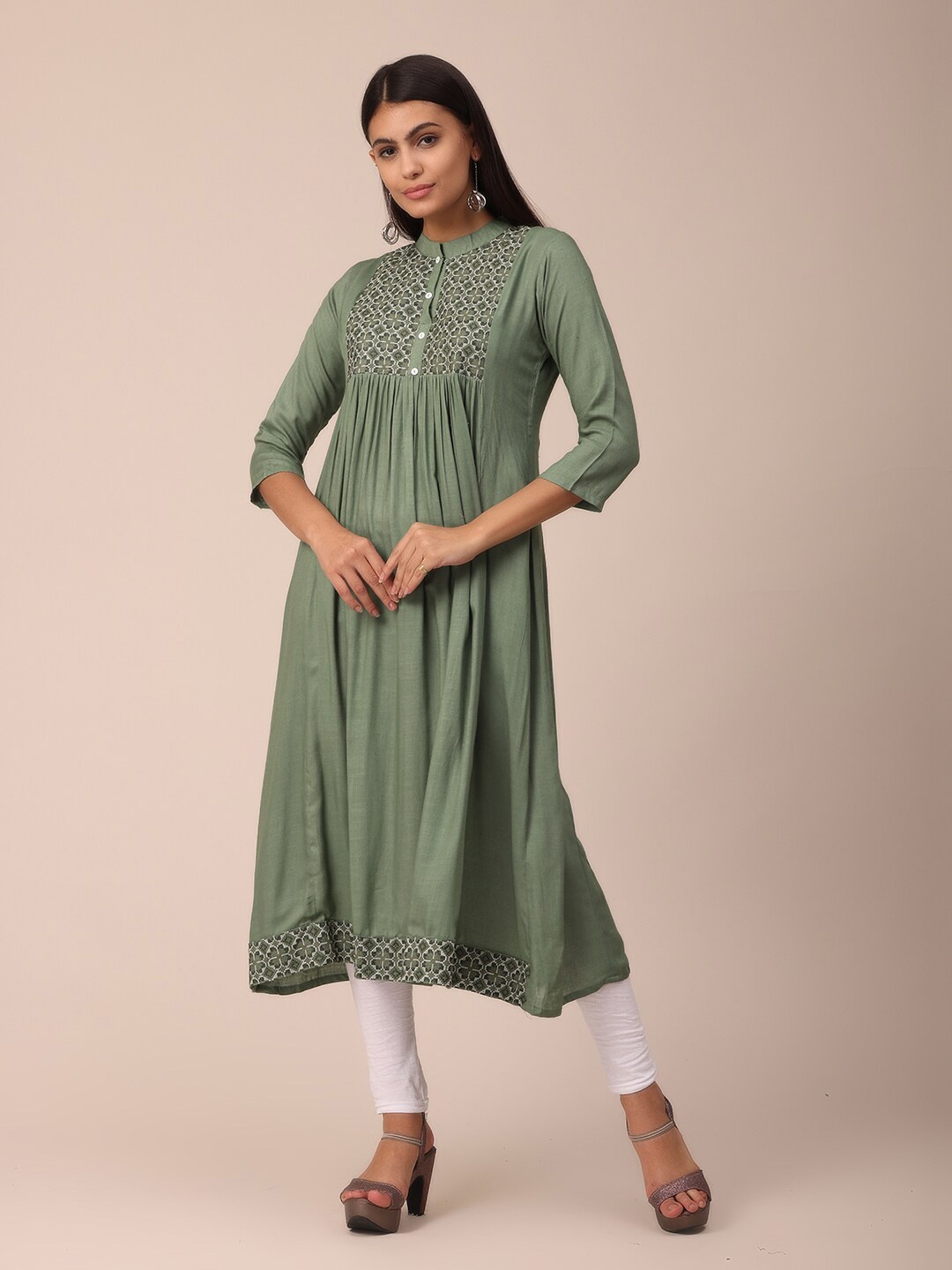 

NAYRA Women Green & White Yoke Design Thread Work Kurta