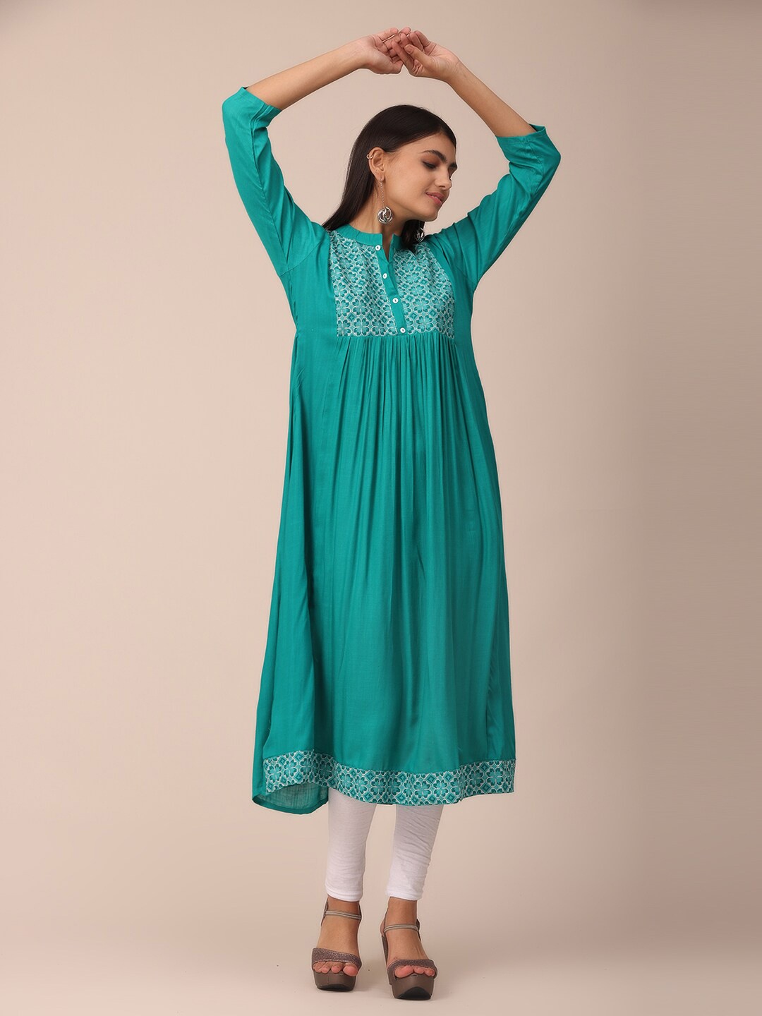 

NAYRA Women Green Yoke Design Thread Work Kurta