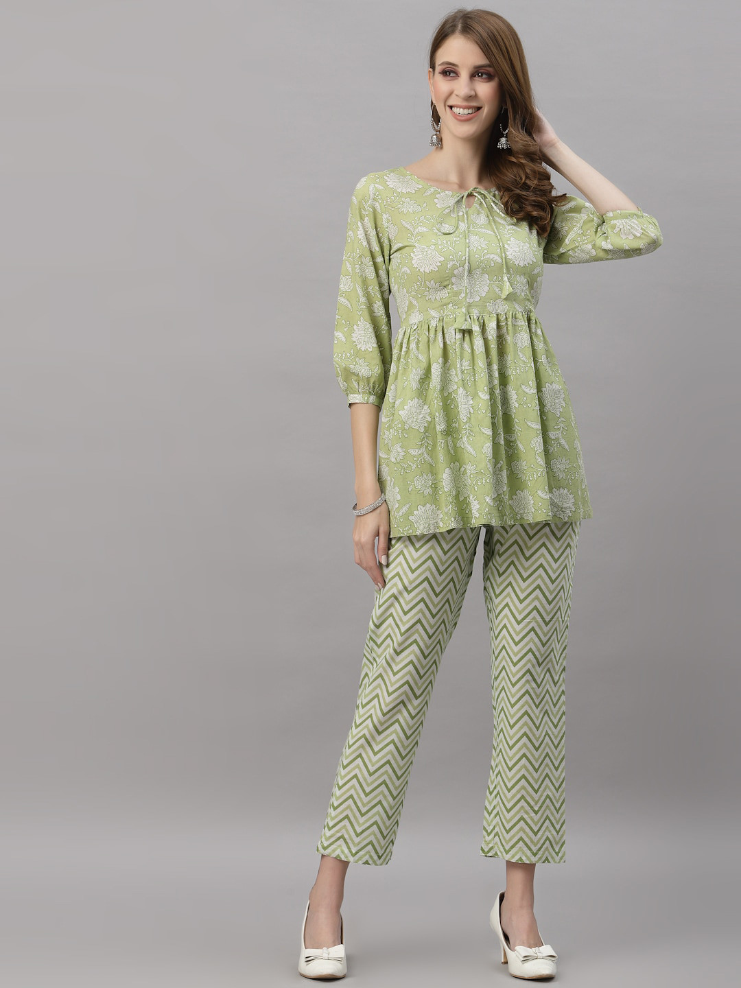 

Ragavi Women Green Printed Pure Cotton Peplum Pyjama Set