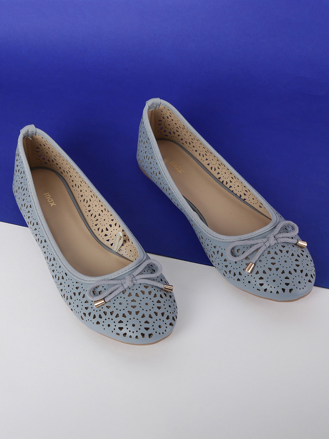 

max Women Ballerinas with Laser Cuts Flats, Blue