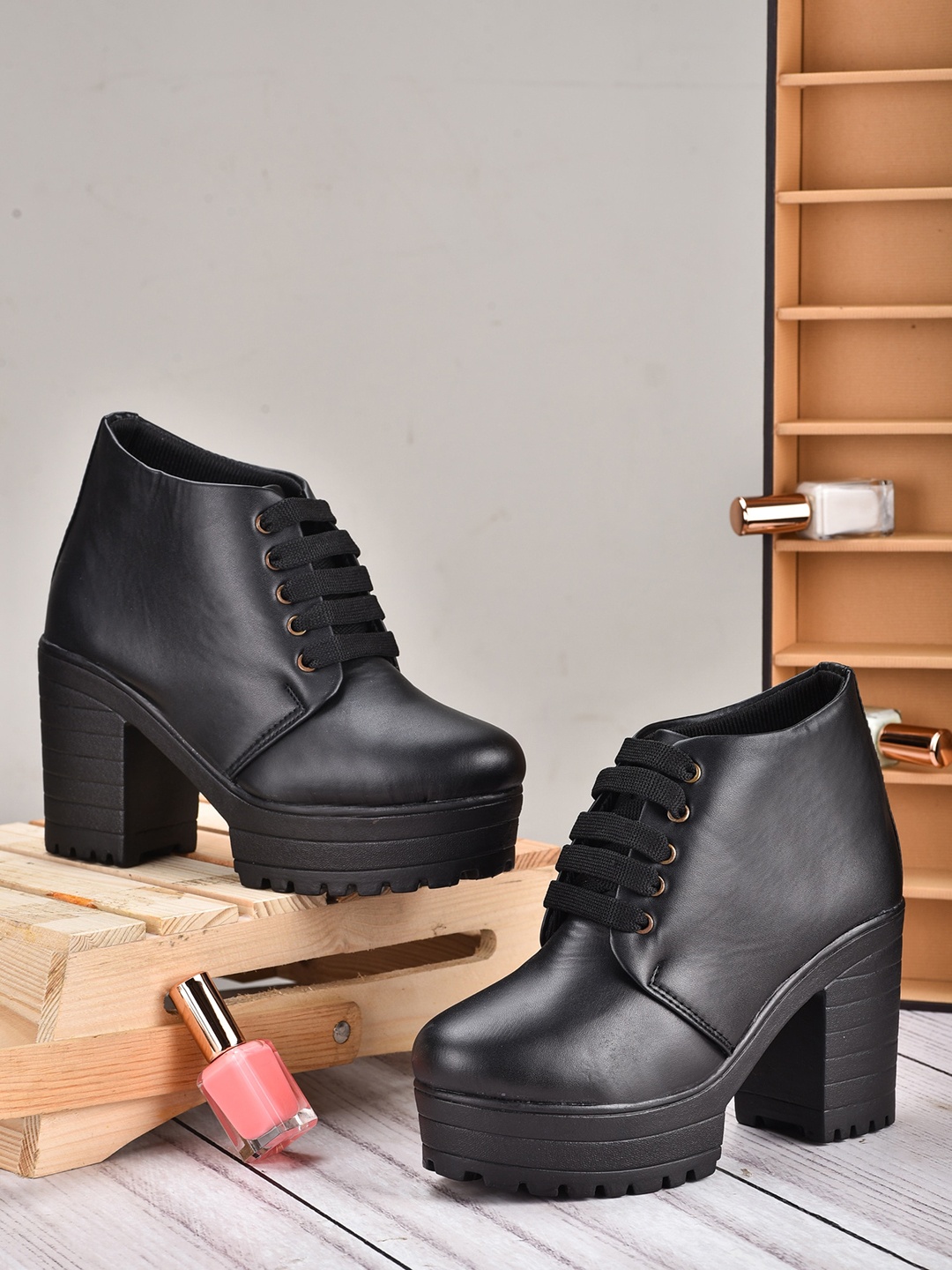 

Moonwalk Women Black Solid Regular Boots