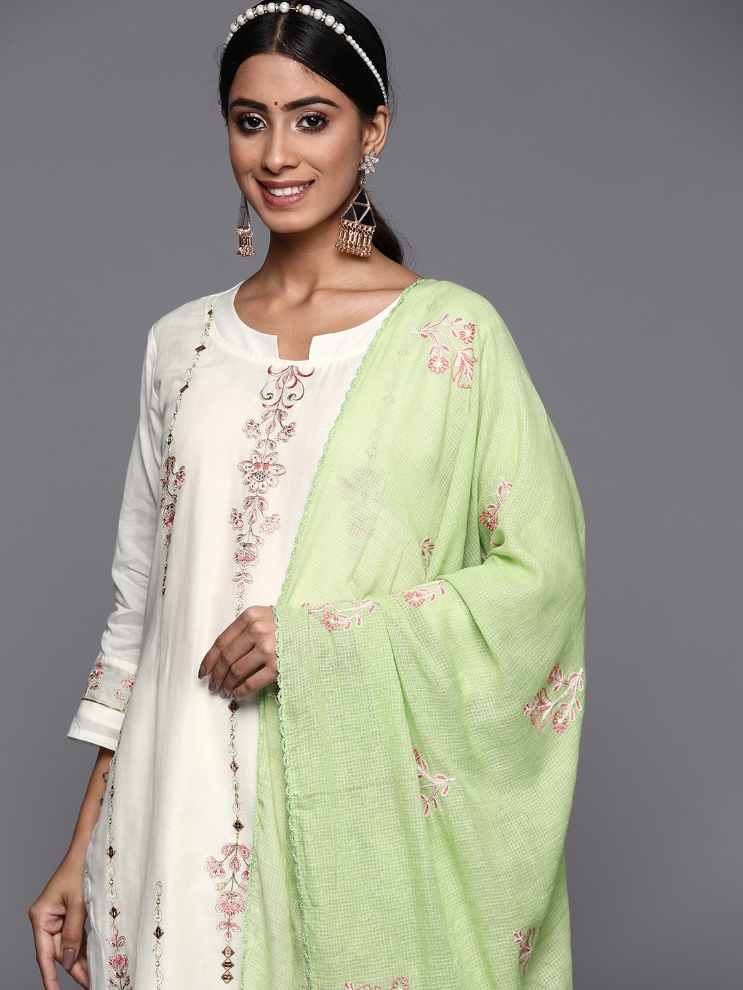 

Indo Era Off White Floral & Peach-Coloured Embroidered Straight Kurta Trousers Dupatta