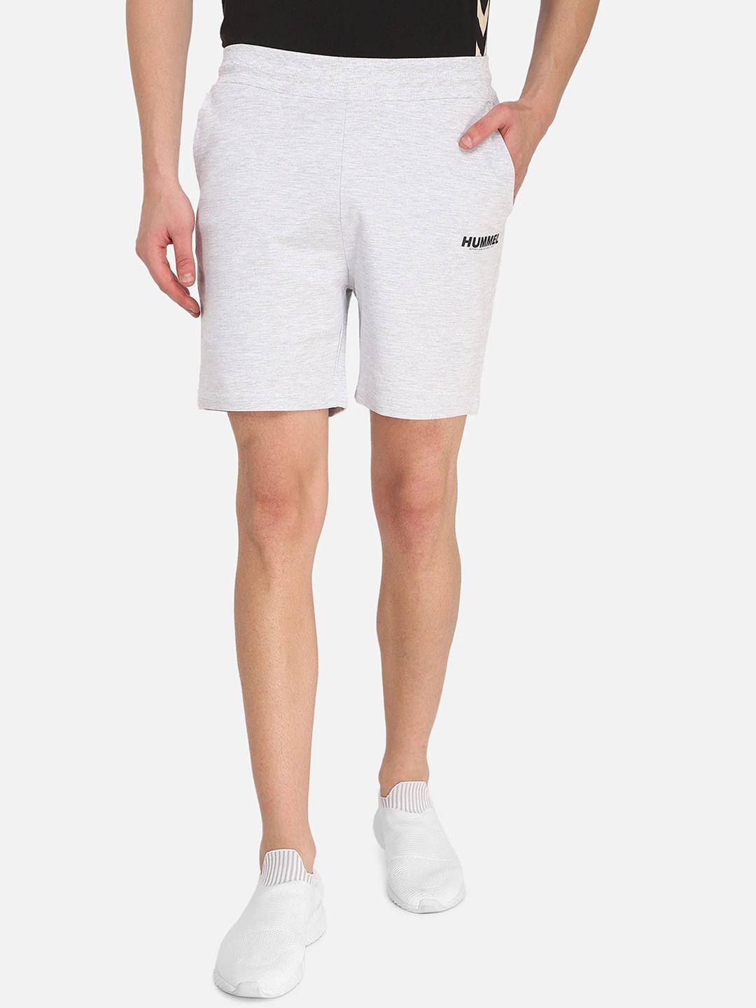 

hummel Men Solid Sports Shorts, Grey melange