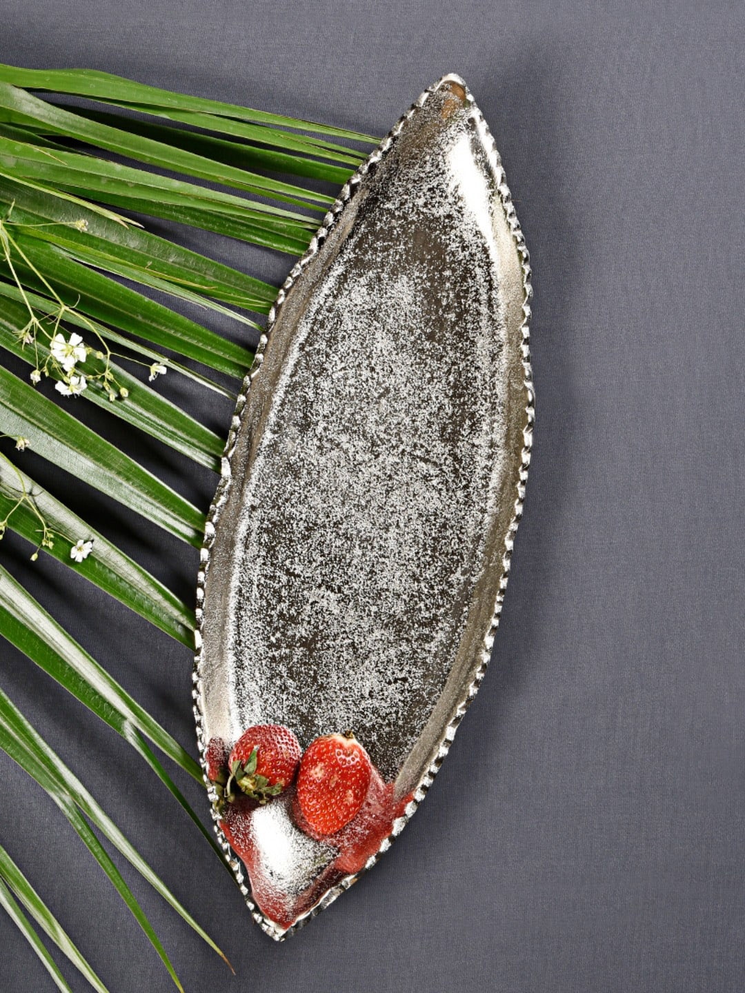 The 7 DeKor Silver-Toned Solid Leaf Serveware