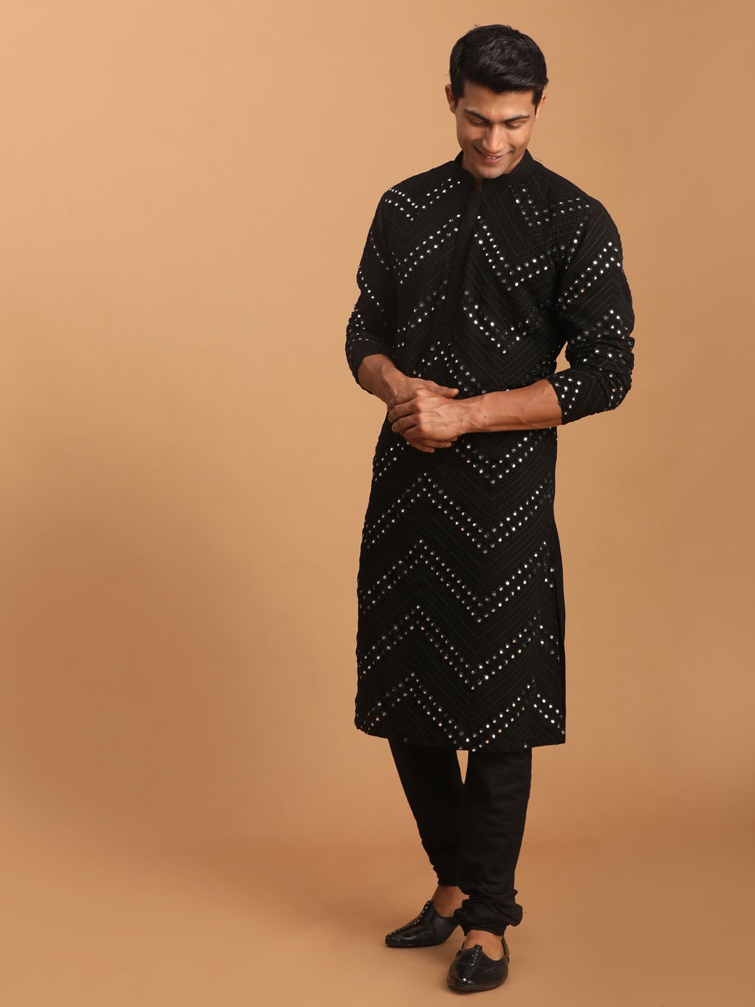 

VASTRAMAY Men Embroidered Mirror Work Kurta With Churidar, Black