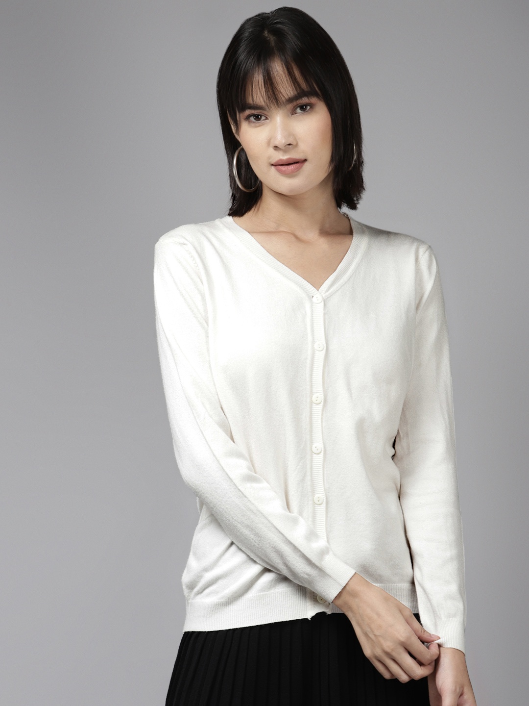 

Aarika White Solid V-Neck Shirt Style Top