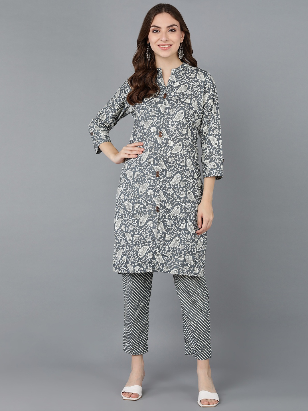 

kipek Women Grey Printed Pure Cotton Kurta with Trousers