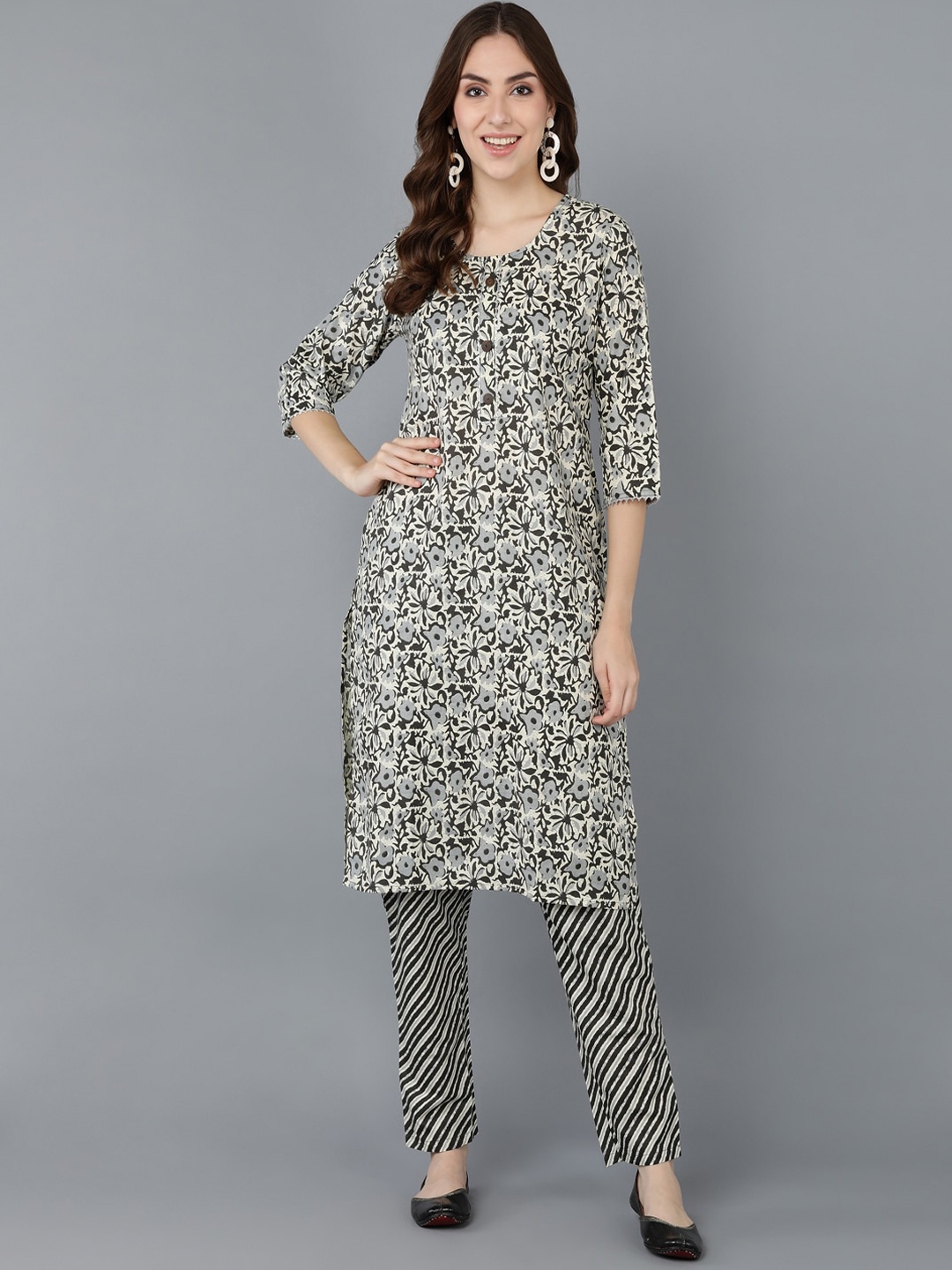 

kipek Women Printed Pleated Pure Cotton Kurta with Trousers, Green