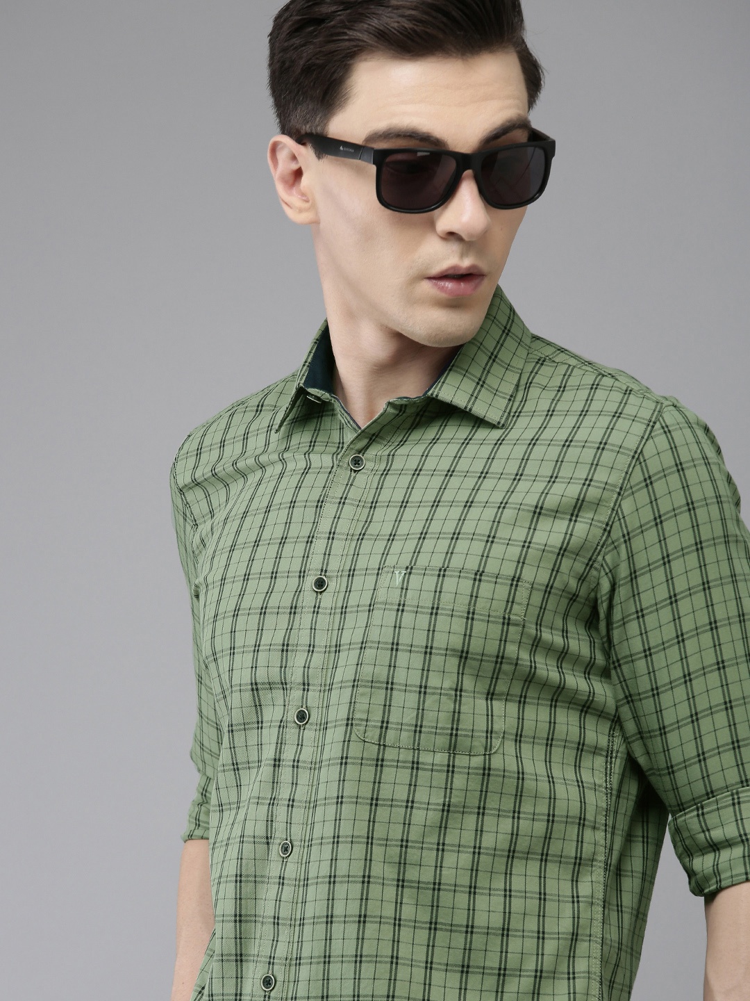 

Van Heusen Sport Men Slim Fit Checked Pure Cotton Casual Shirt, Green