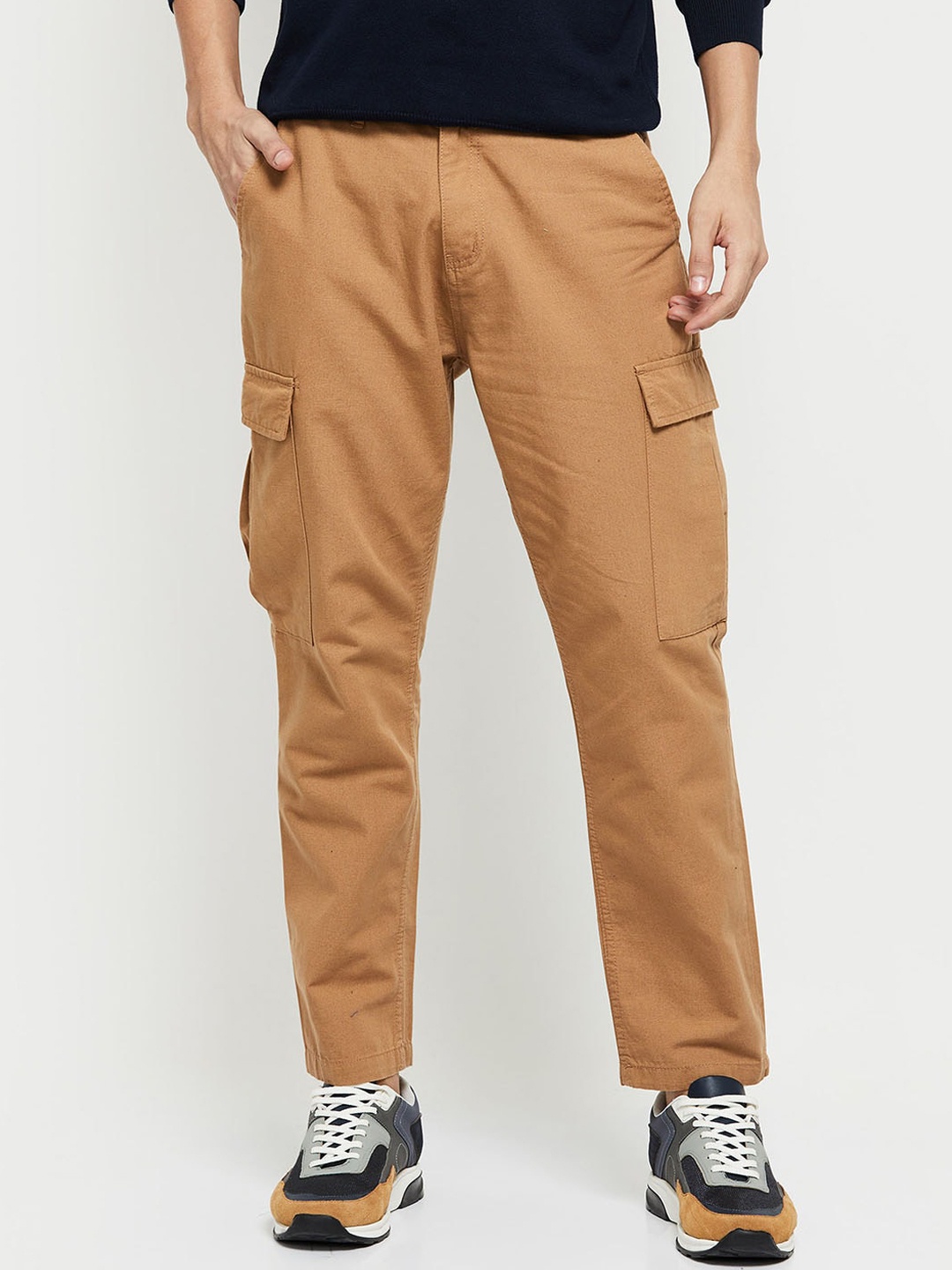 

max Men Brown Cargos Trousers