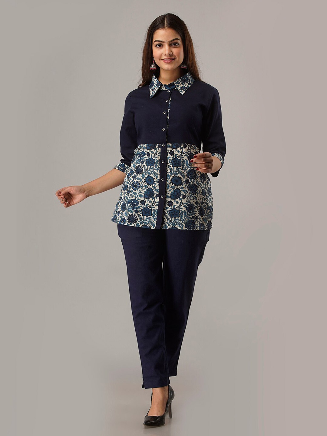 

FABRIC FITOOR Women Blue Straight Slim Fit Printed Casual Shirt