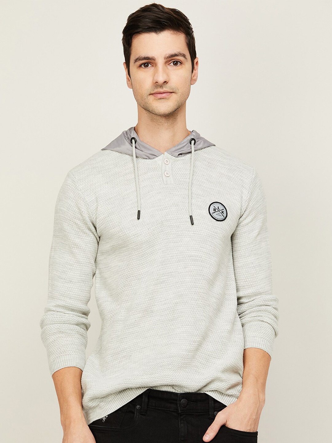 

Bossini Men White & Grey Solid Pullover