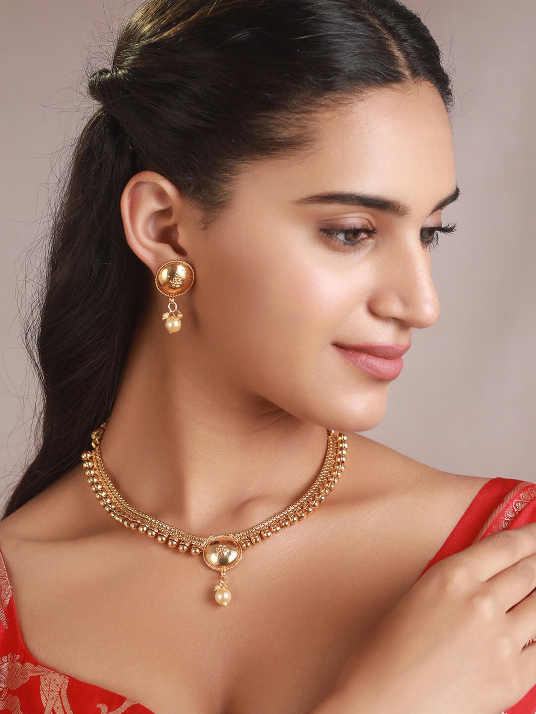 

Priyaasi Gold-Plated Pearl Jewellery Set