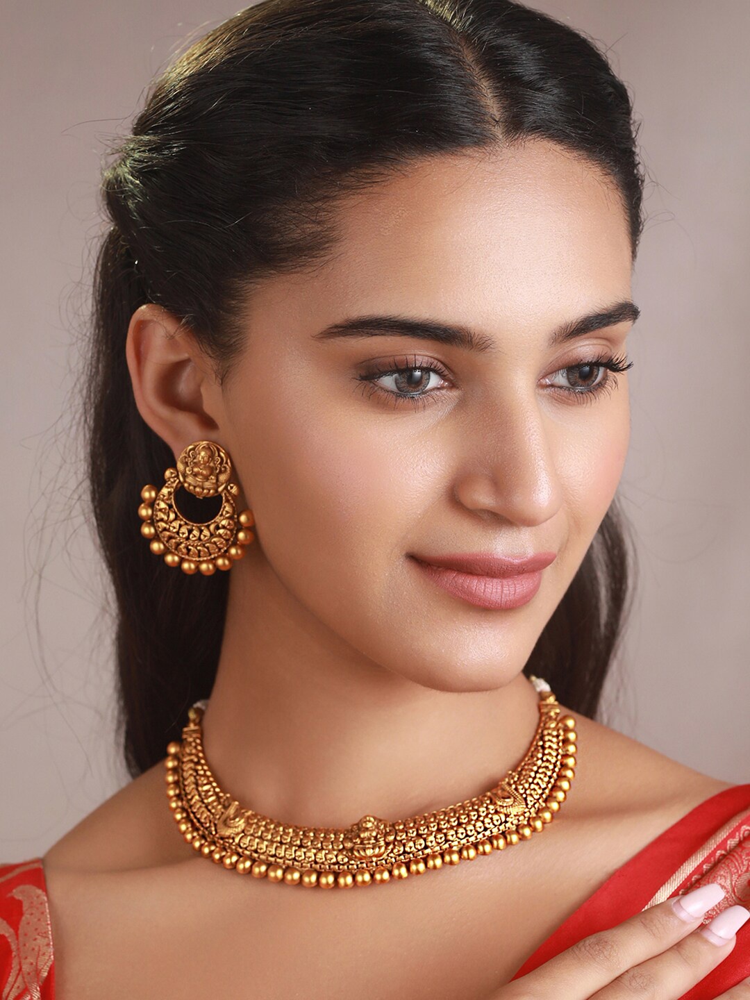 Priyaasi Gold-Plated Artificial Stones Studded & Beaded Goddess Laxmi Jewellery Set