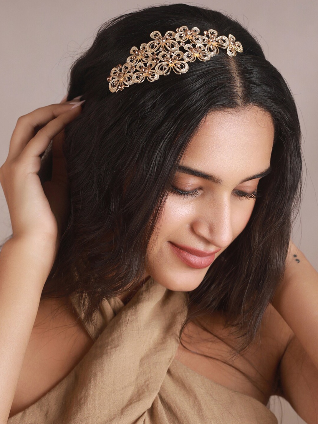 

Priyaasi Women Black & Gold-Toned Beaded Hairband