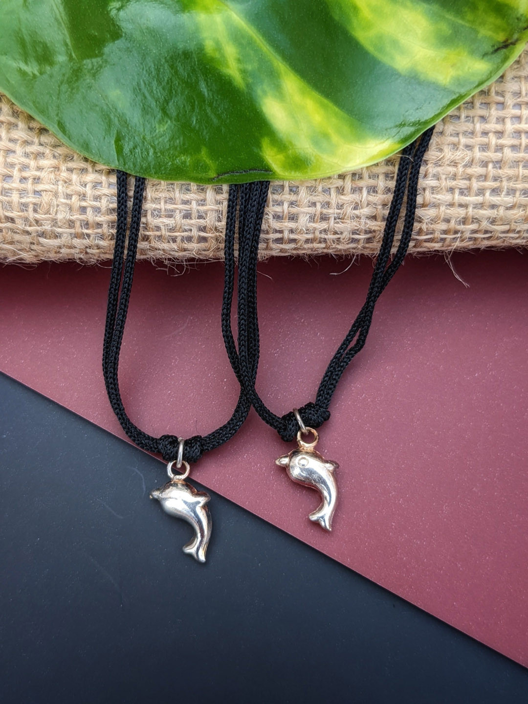 

TRISHONA Black & Silver-Plated Solid Dolphin Charm 925 Sterling Silver Anklet