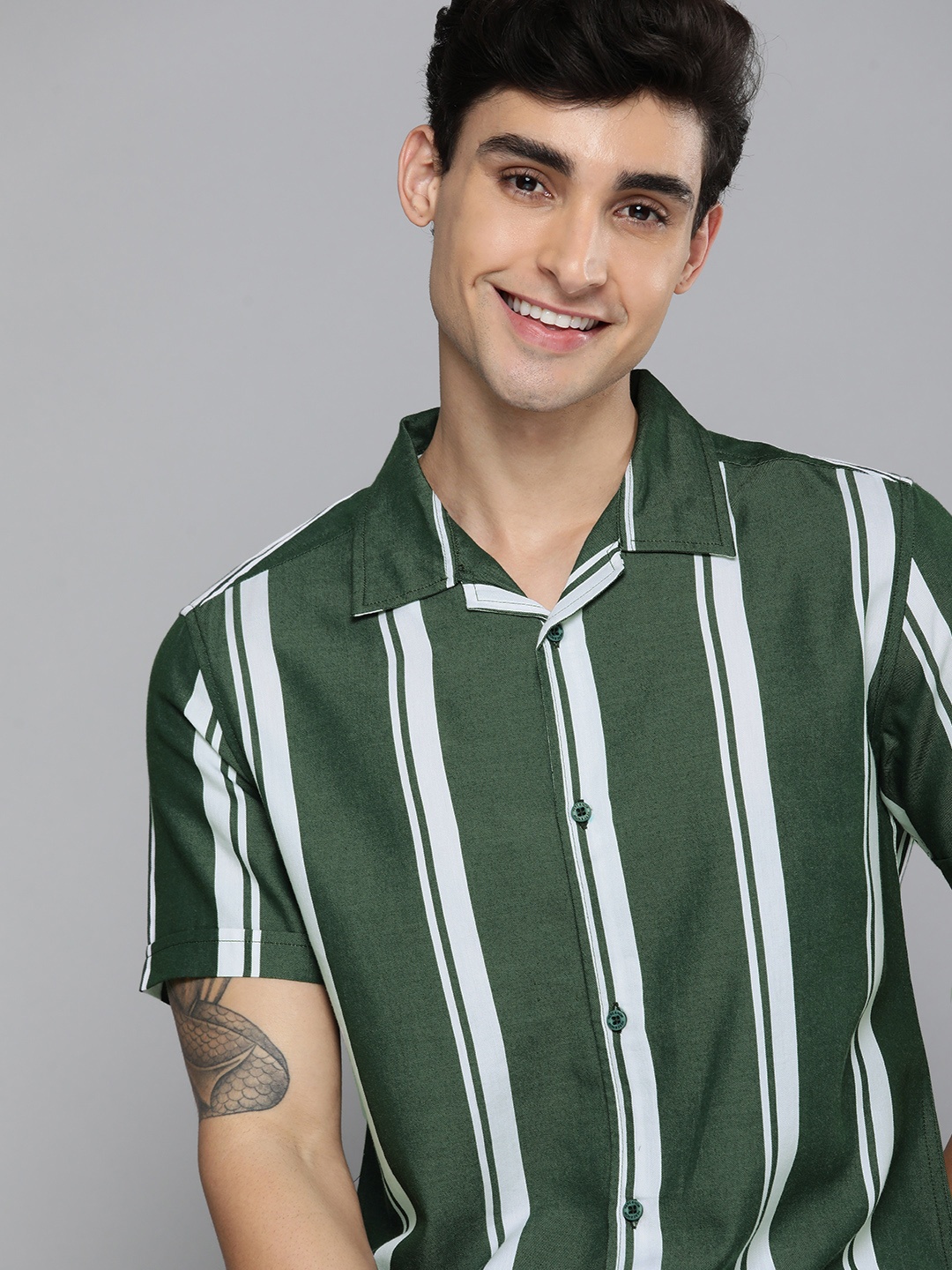 

HERE&NOW Men Olive Green & White Slim Fit Striped Pure Cotton Casual Shirt