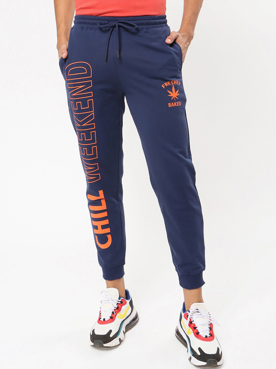 

Bewakoof Men Blue Typography Printed Joggers
