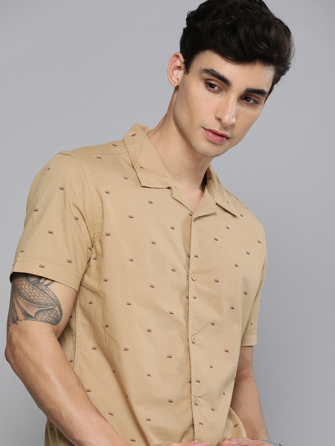 

HERE&NOW Men Beige Slim Fit Printed Casual Shirt