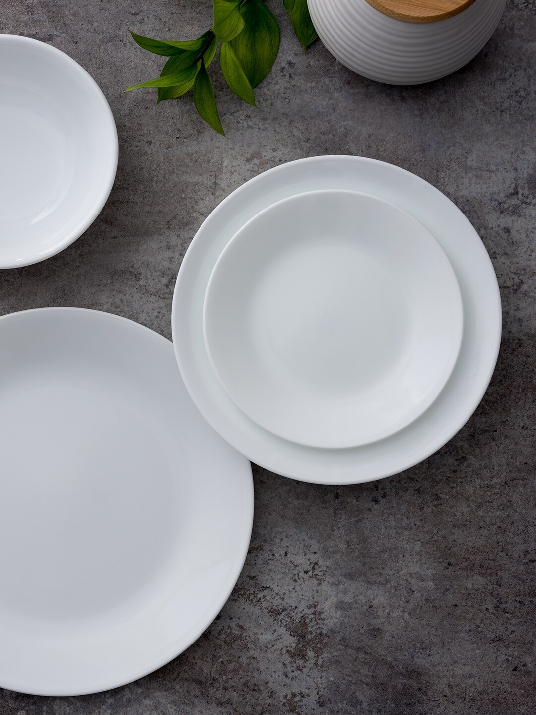 

Corelle 6 Pieces Glossy Plates, White