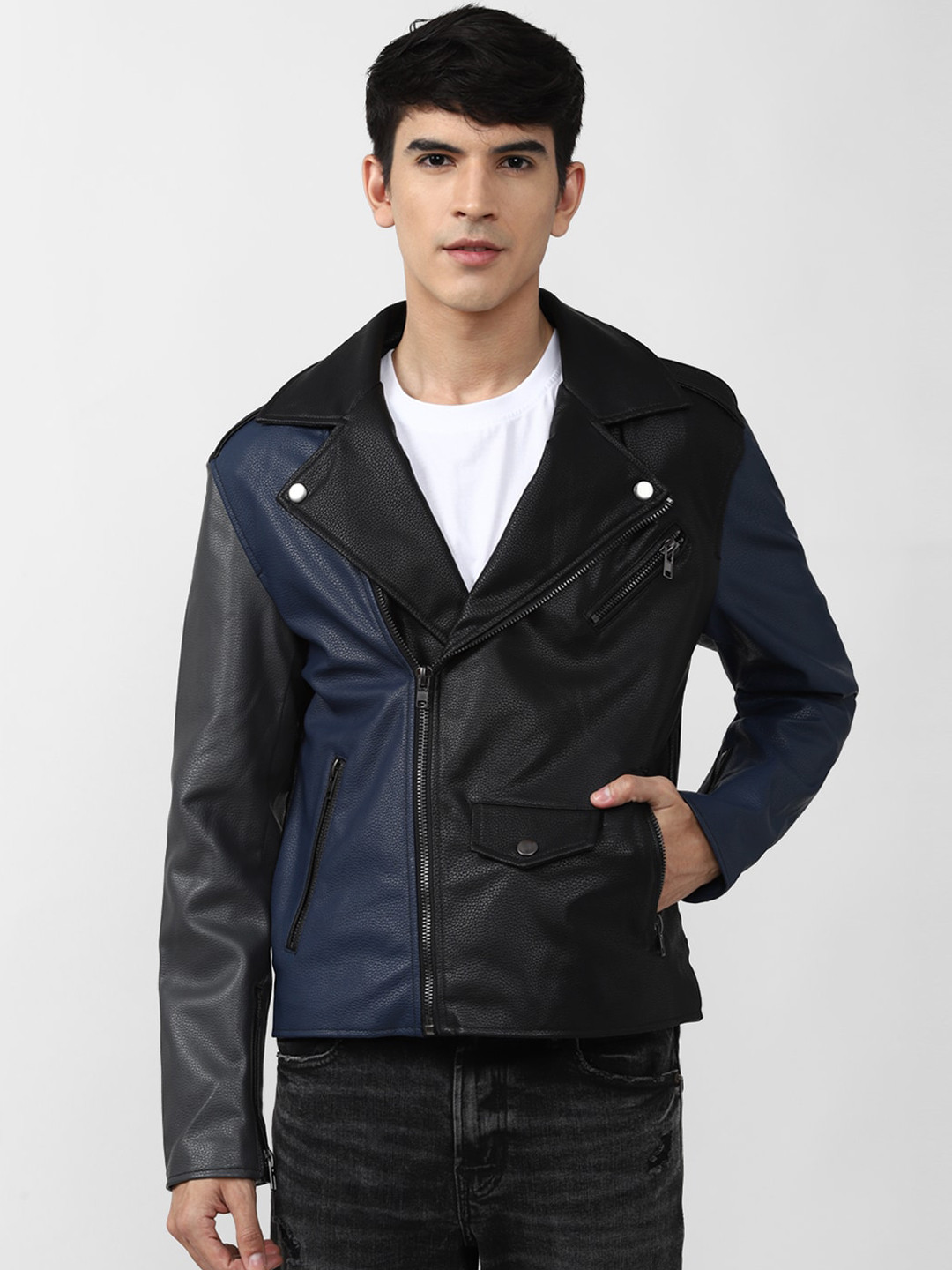 

FOREVER 21 Men Black And Navy Blue Colourblocked Lapel Collar Leather Jacket