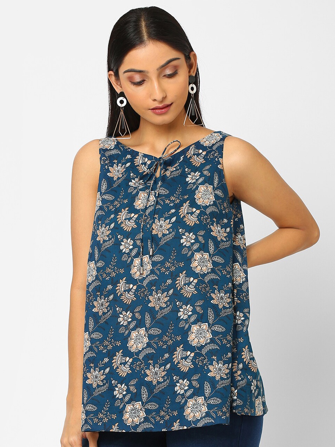 

KAMI KUBI Blue Floral Printed Cotton Top