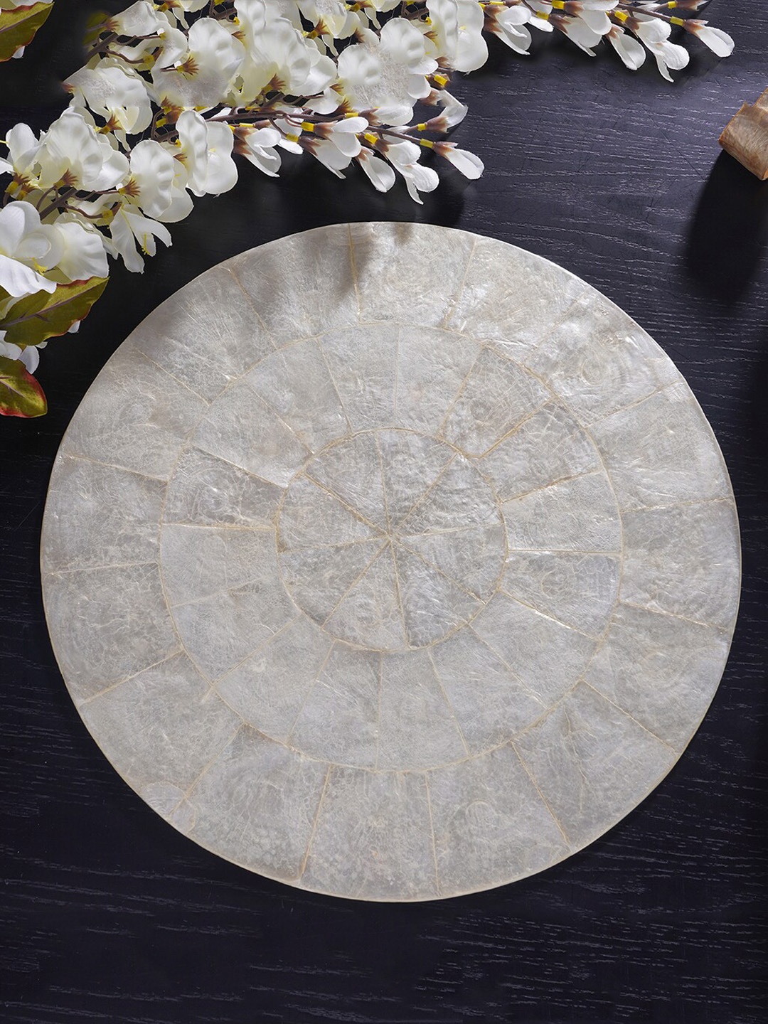 

Pure Home and Living Cream Solid Natural Centerpiece Mother Of Pearl Table Placemat