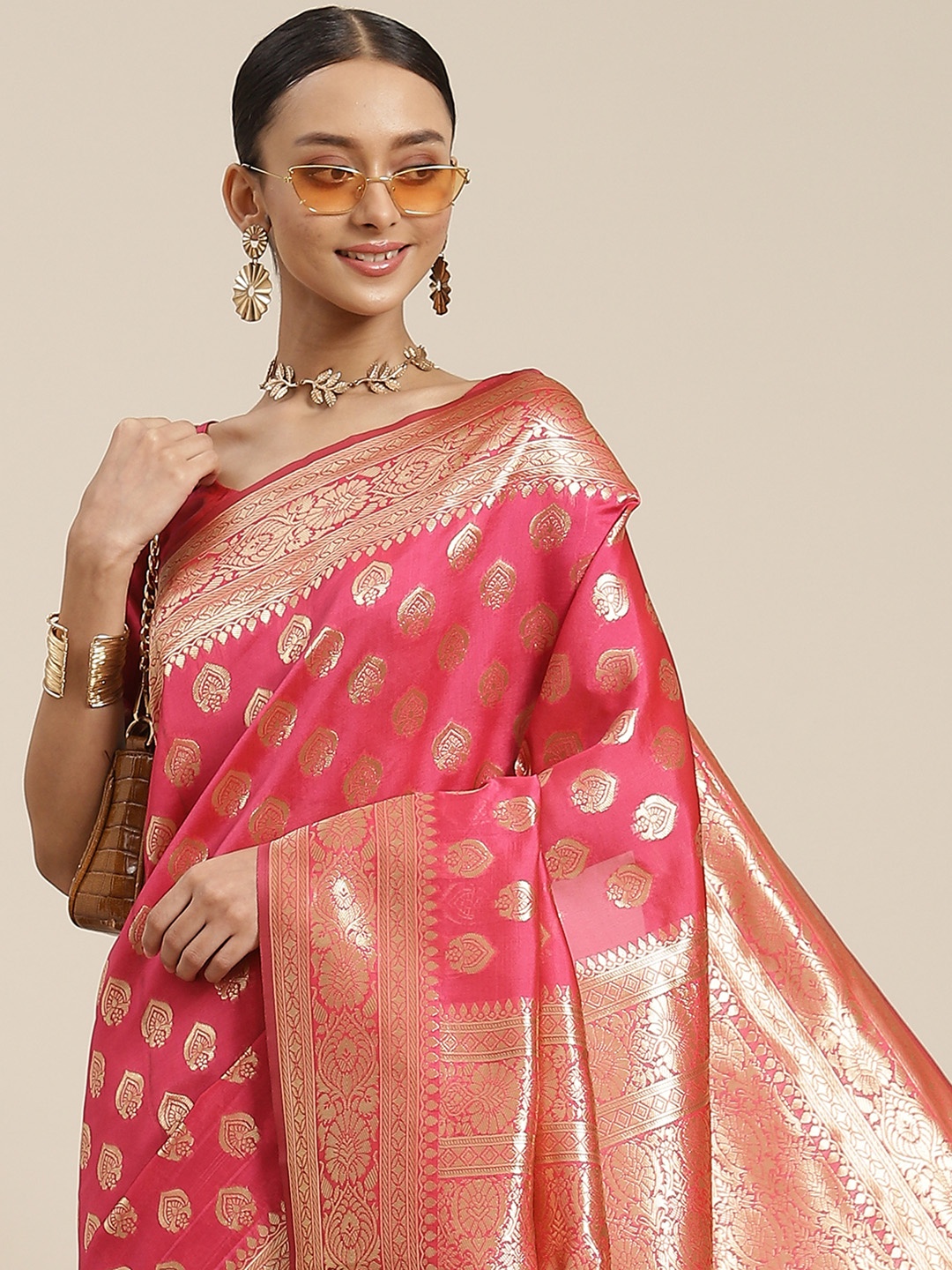 

Varanga Pink & Golden Ethnic Motifs Zari Silk Blend Banarasi Saree