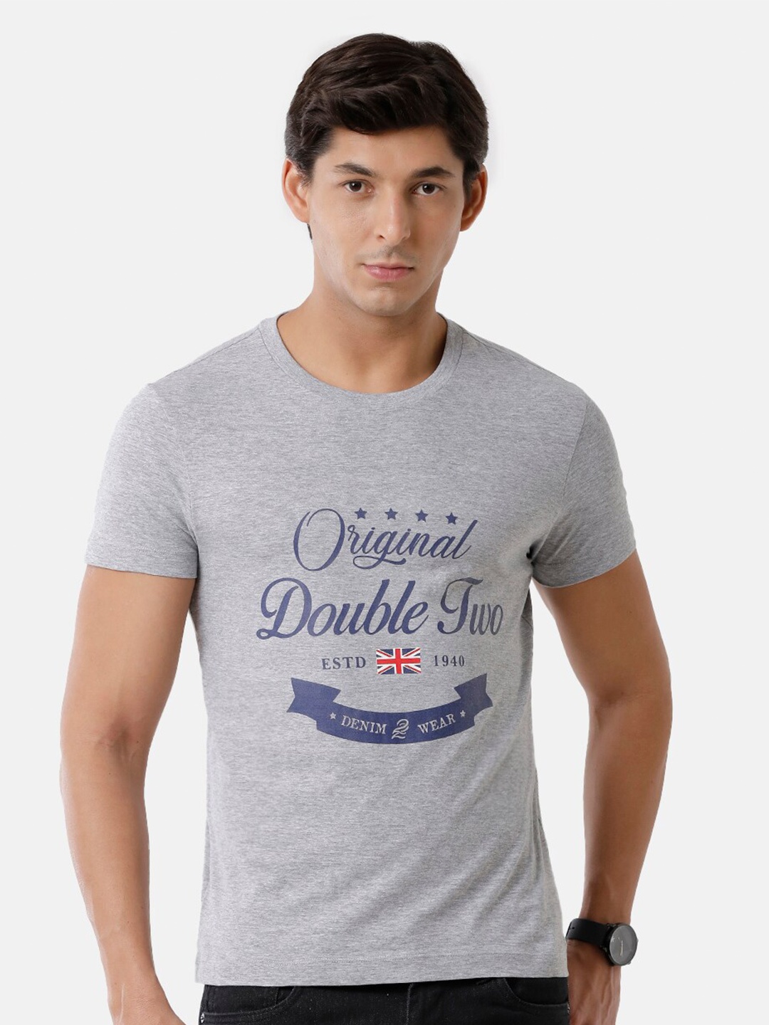 

Double Two Men Grey Typography Printed Slim Fit T-shirt
