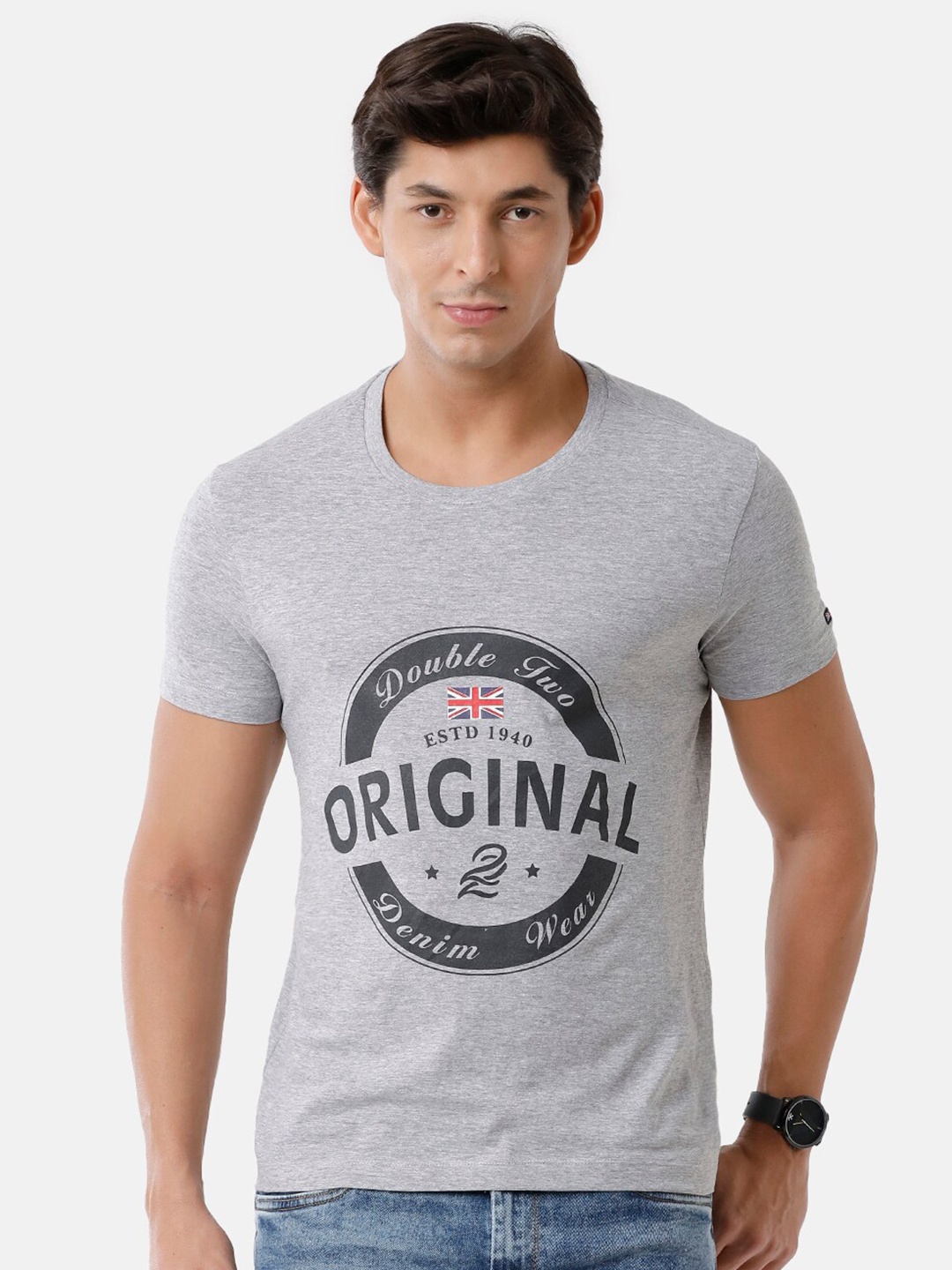 

Double Two Men Grey Typography Printed Slim Fit T-shirt
