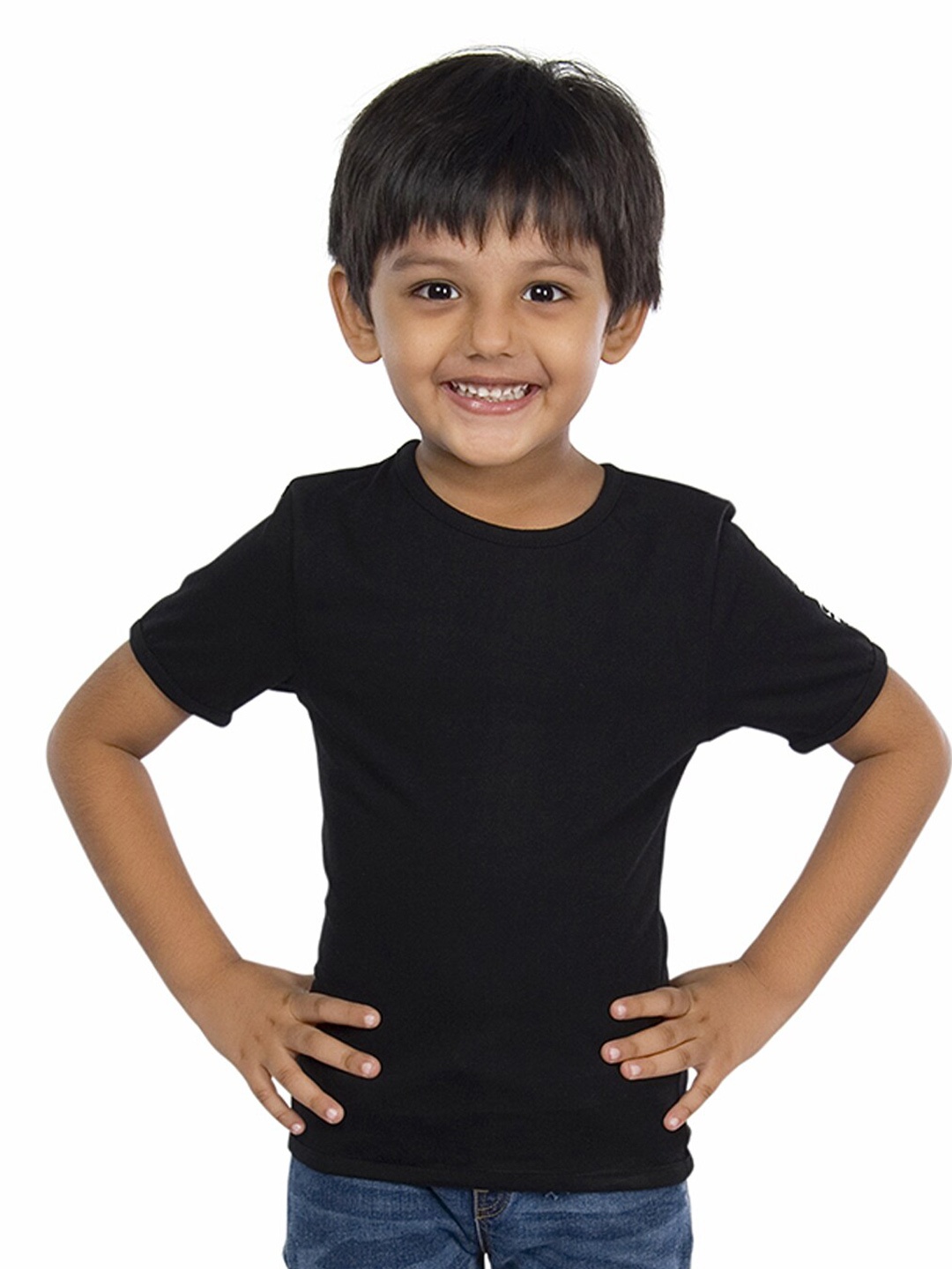 

Olele Boys Black Solid Cotton T-shirt