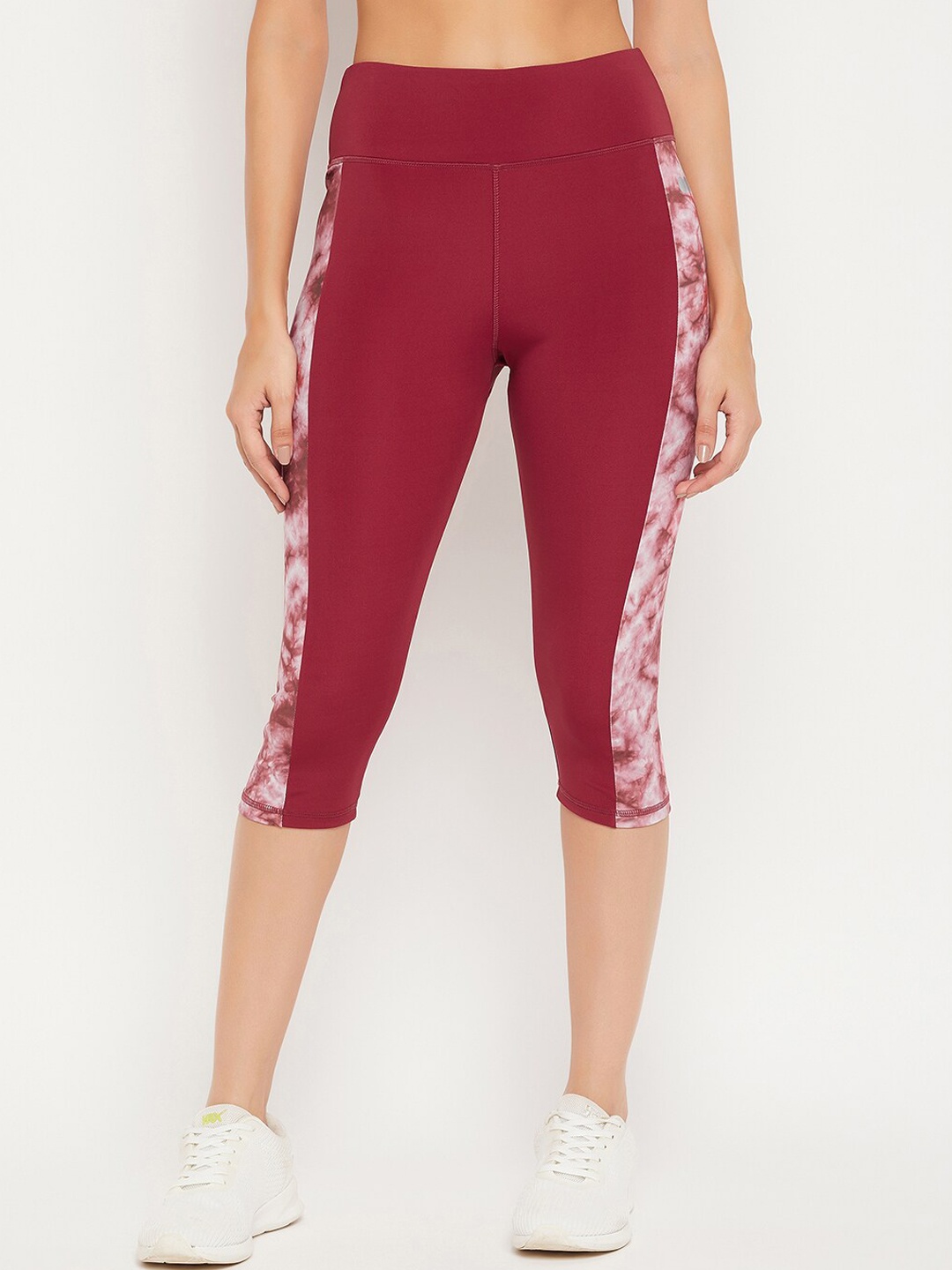 

Clovia Women Maroon Printed Slim Fit Tights