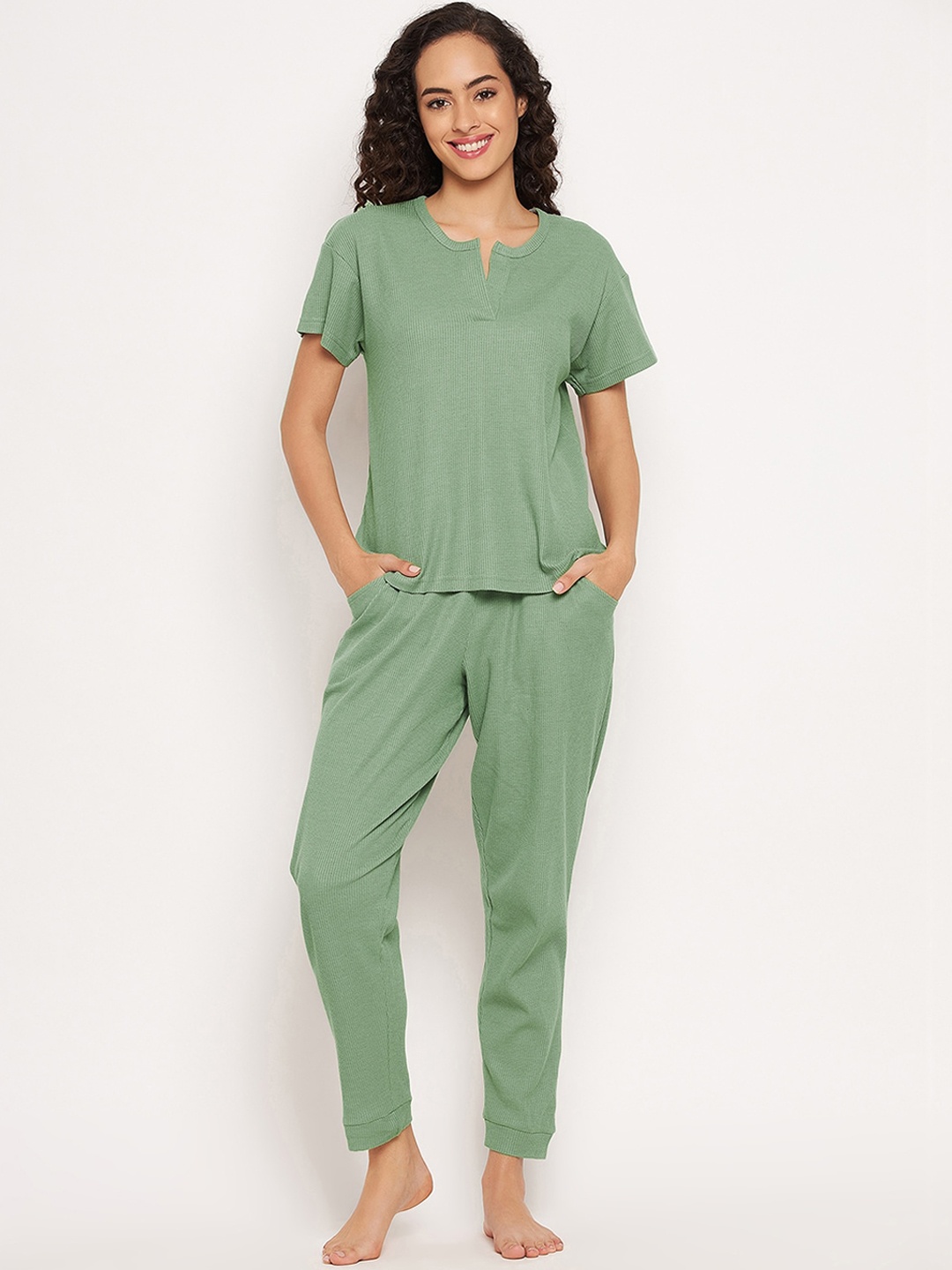 

Clovia Women Pure Cotton Night suit, Green