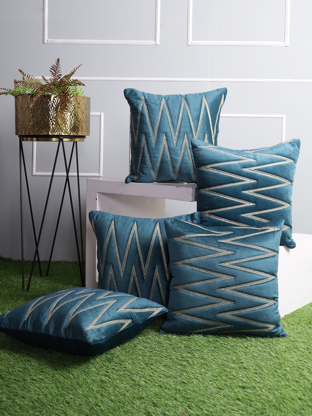 

ROMEE Set of 5 Embellished Velvet Square Cushion Covers, Blue