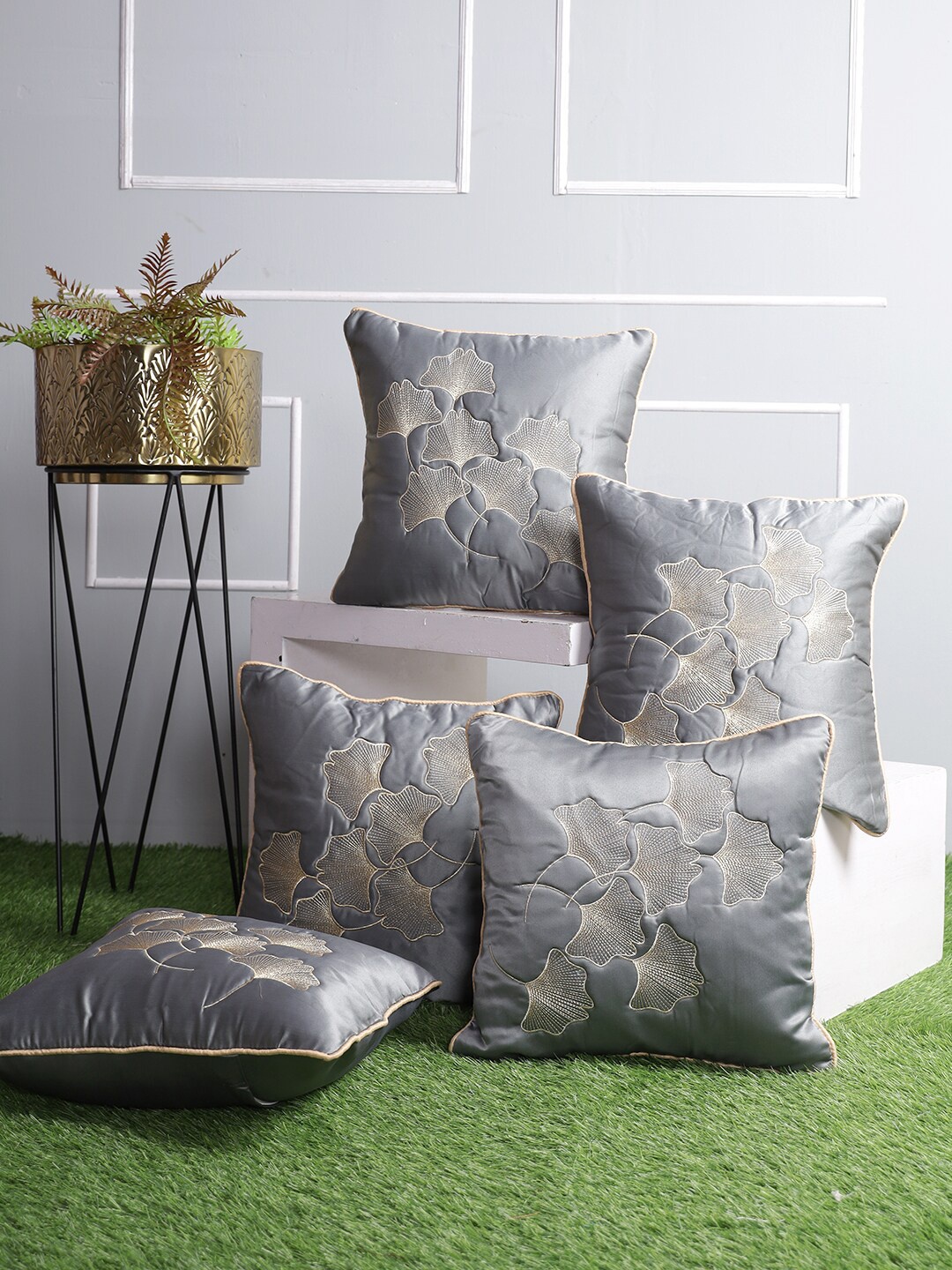 

ROMEE Set of 5 Floral Square Cushion Covers, Grey