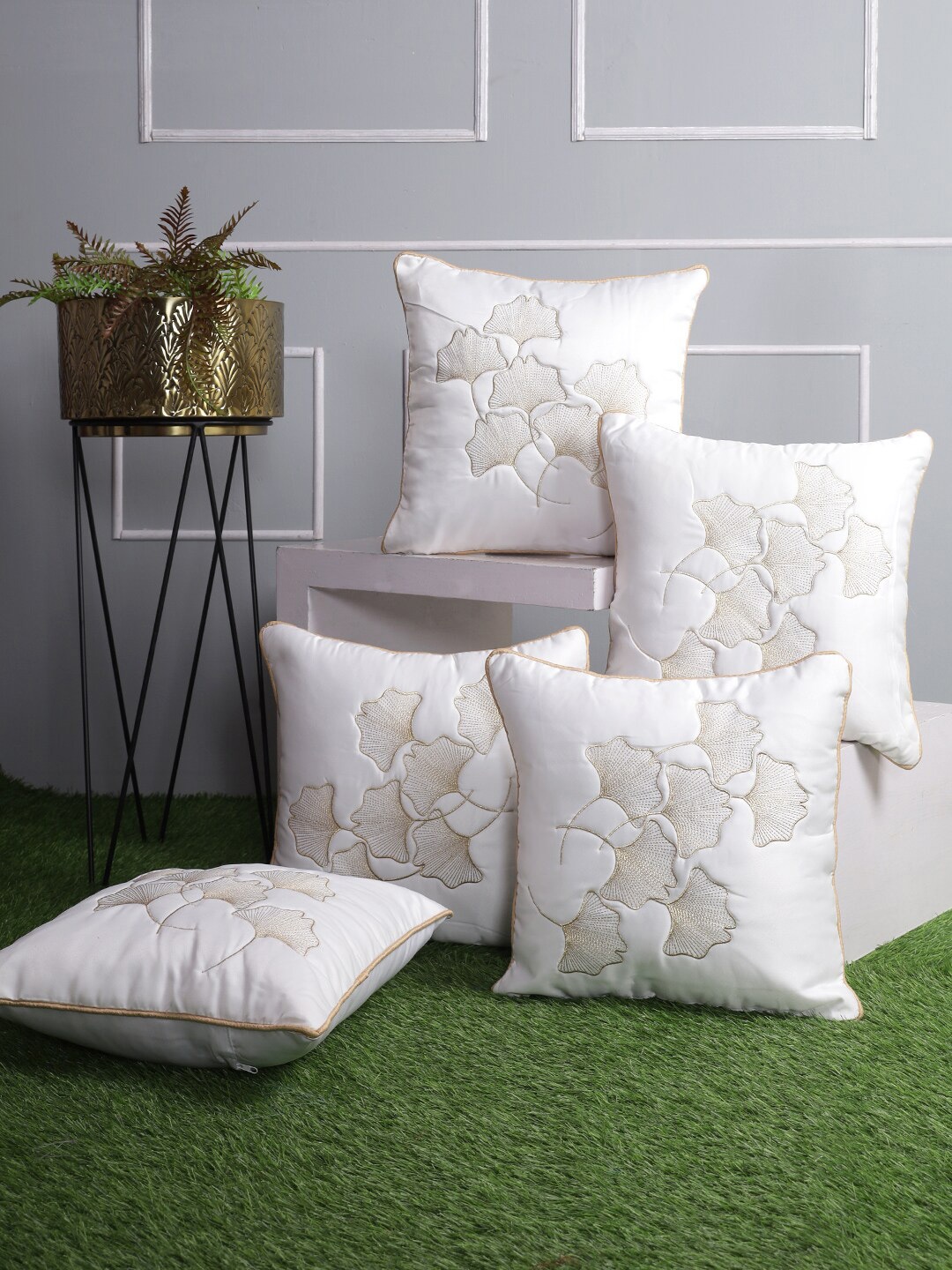 

ROMEE Set of 5 Floral Square Cushion Covers, White