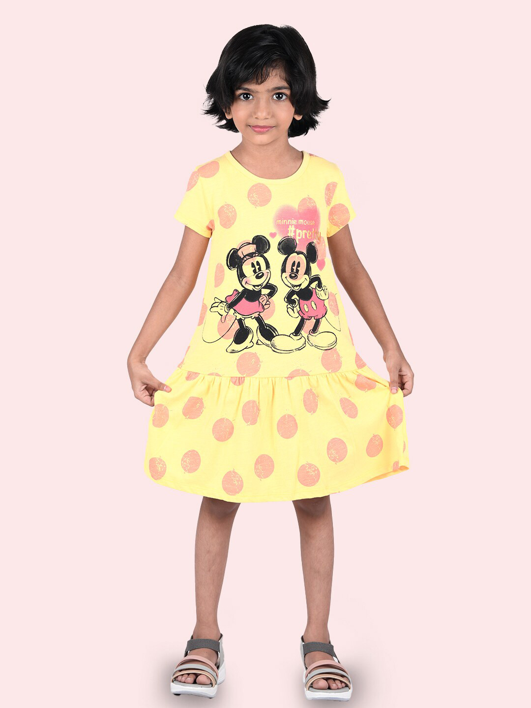 

Zalio Girls Yellow & Pink Minnie Mouse Printed Pure Cotton A-Line Dress